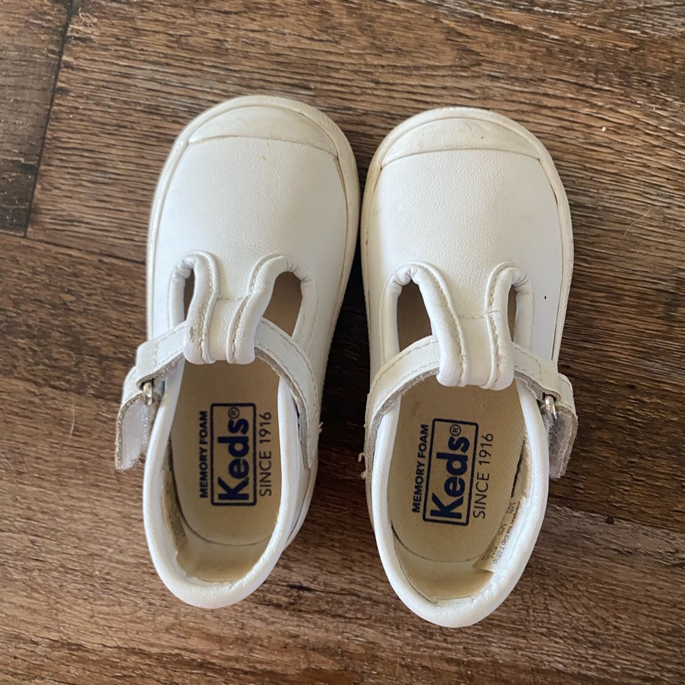 Baby/Toddler Keds Size 4